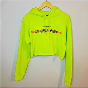 Forever 21 graphic hoodie
Limited
Neon green
Cropped playstation hoodie.